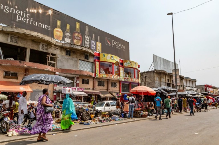 OpĂ©ration de conversion de dettes en CĂŽte d’Ivoire: quelle est la valeur d’une garantie basĂ©e sur une politique de la Banque mondiale?